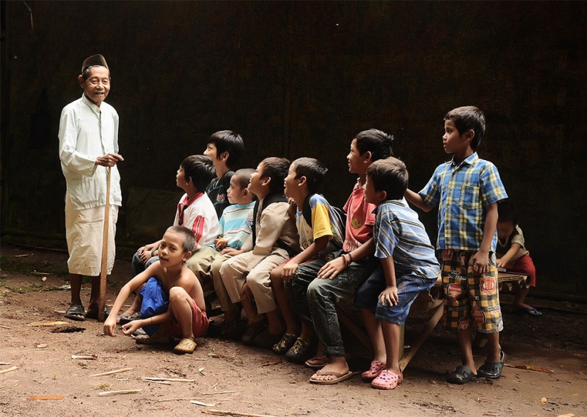 La vida sencilla de un pueblo de Indonesia fotografiada por Herman Damar La vida sencilla de un pueblo de Indonesia fotografiada por Herman Damar