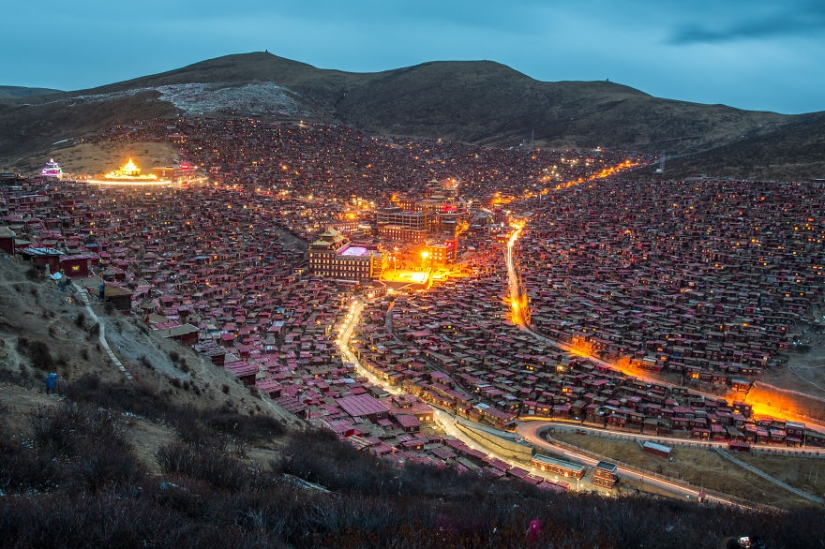 Larung Gar: 40 mil budistas a gran altura Larung Gar: 40 mil budistas a gran altura