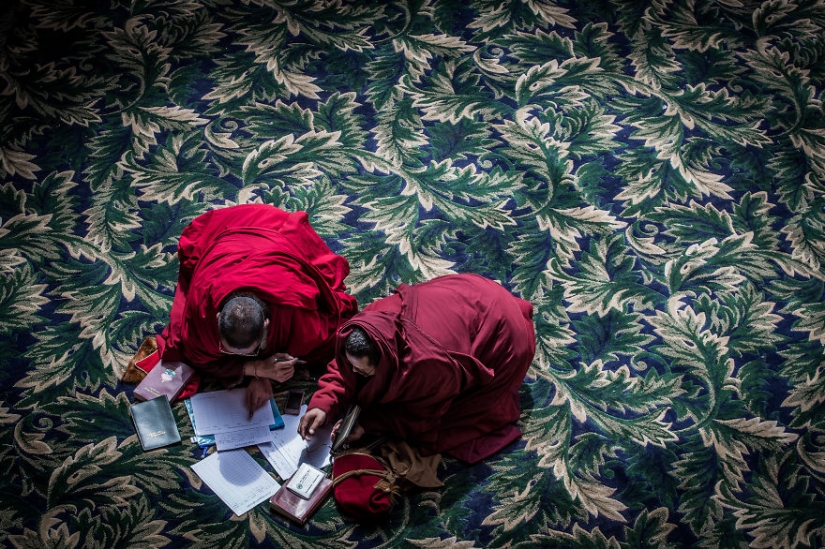Larung Gar: 40 thousand Buddhists at high altitude Larung Gar: 40 thousand Buddhists at high altitude