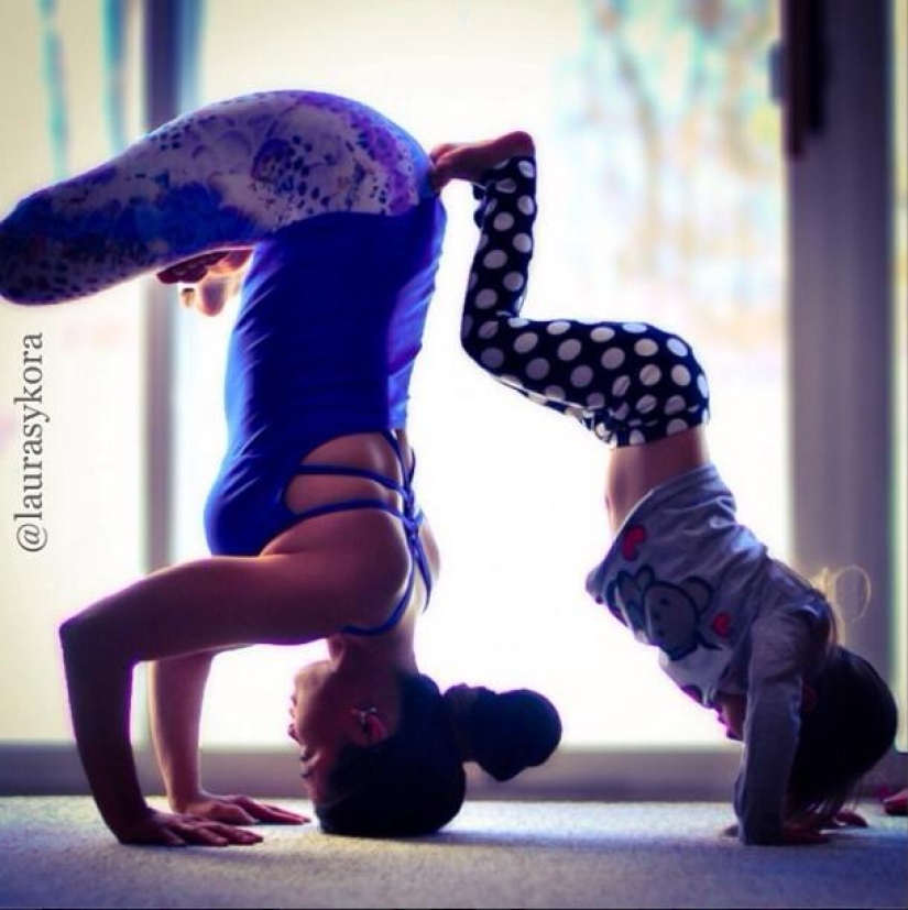 Las clases de yoga de mamá e hija han conquistado el mundo