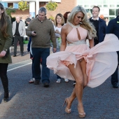 Las damas inglesas en las carreras son tales damas