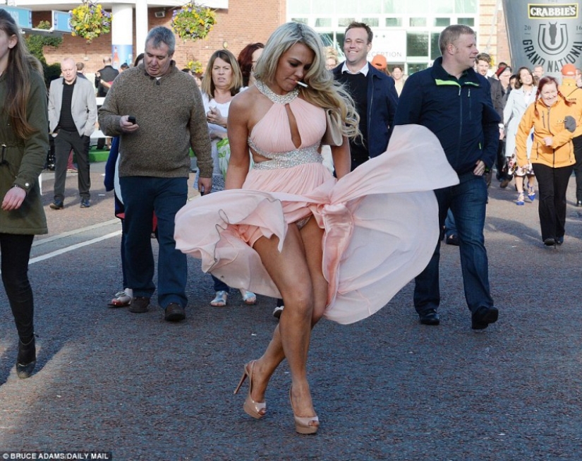 Las damas inglesas en las carreras son tales damas Las damas inglesas en las carreras son tales damas