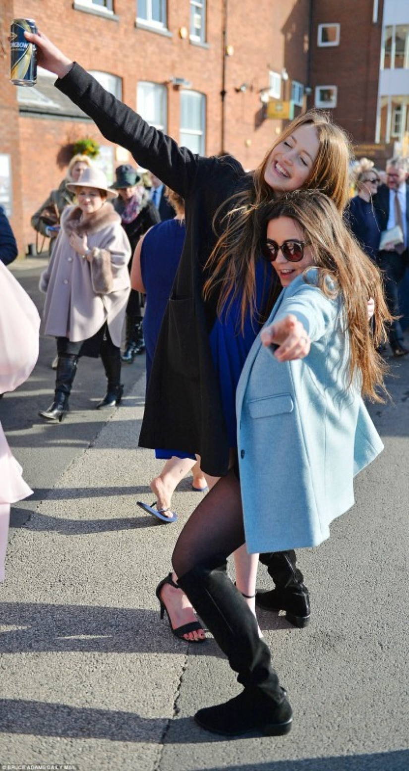 Las damas inglesas en las carreras son tales damas Las damas inglesas en las carreras son tales damas