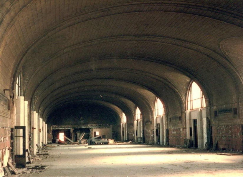 Las estaciones de tren abandonadas más grandes del mundo: Buffalo y Detroit