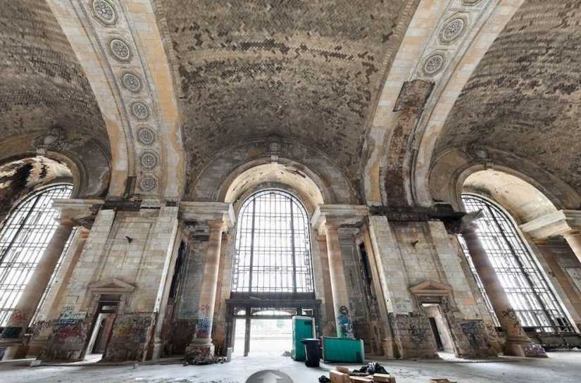 Las estaciones de tren abandonadas más grandes del mundo: Buffalo y Detroit