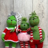 Las fiestas llegan con magia: muñecos tejidos con temas navideños