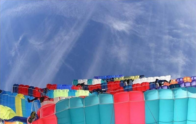 Las figuras más impresionantes del paracaidismo Las figuras más impresionantes del paracaidismo