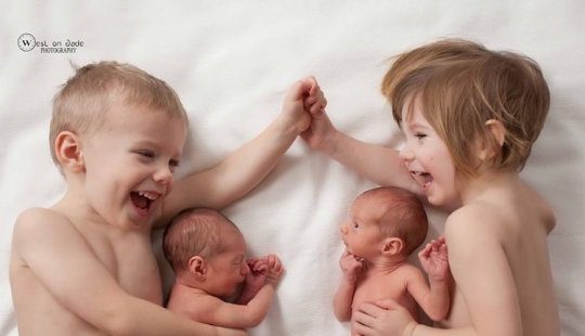 Las fotos de dos parejas de gemelos demuestran el poder indestructible del amor entre ellos