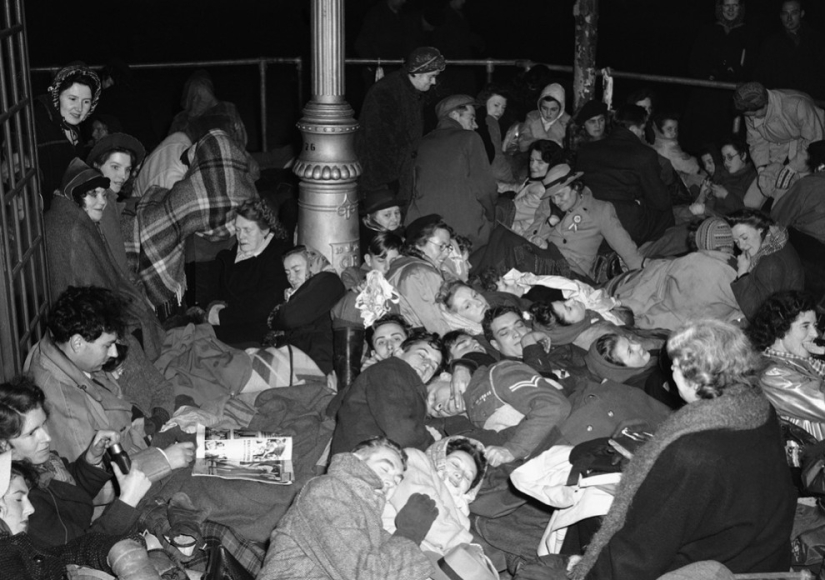 Las fotos más brillantes de las bodas reales británicas