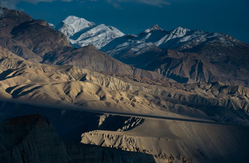 Las montañas son mejores que las montañas. Las montañas son mejores que las montañas.