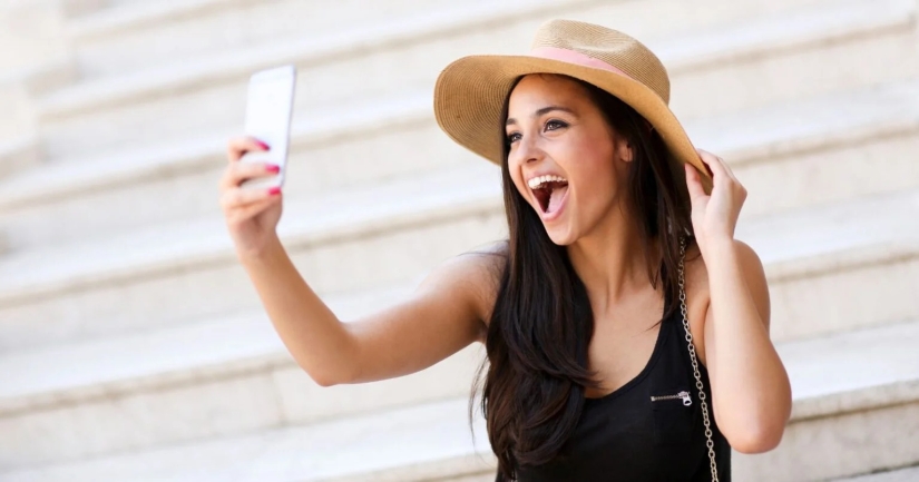 Las personas que se mantienen felices tienen estos 8 hábitos en común