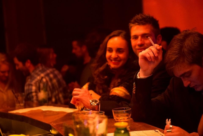 Last day of smoking in clubs, restaurants and bars