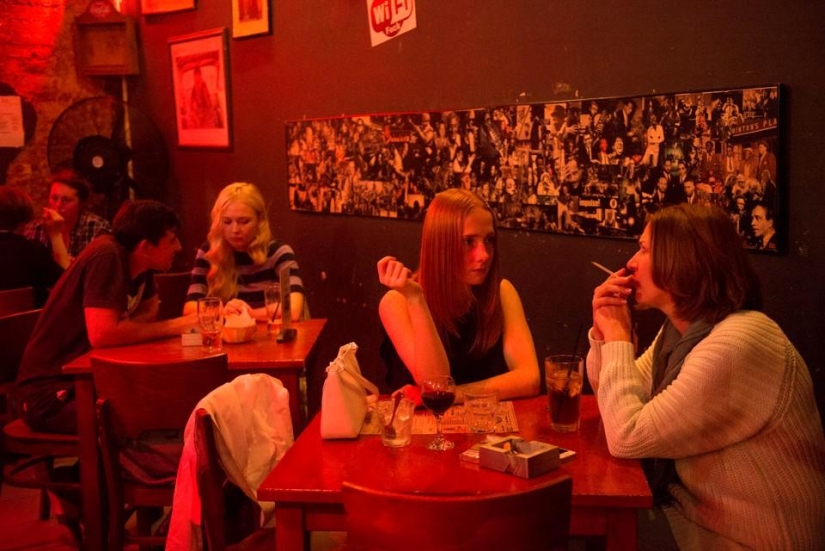 Last day of smoking in clubs, restaurants and bars