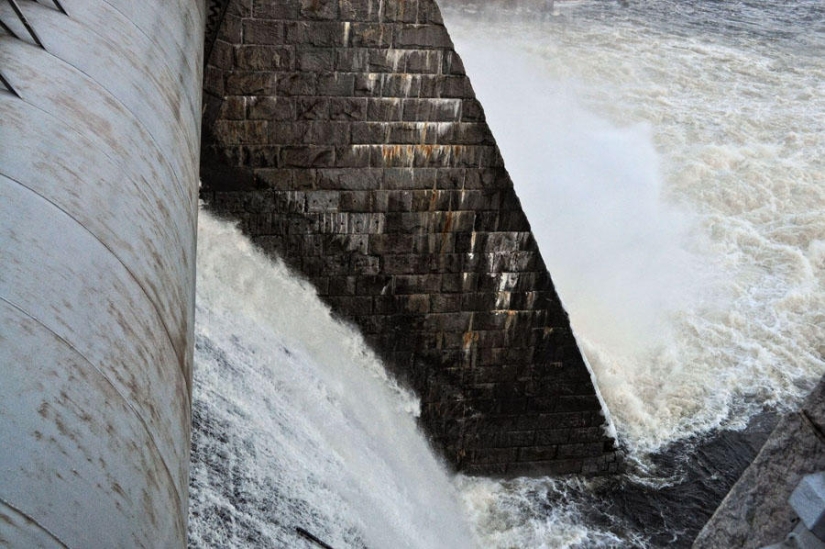 Launch of a hydraulic unit at the Lesogorskaya HPP
