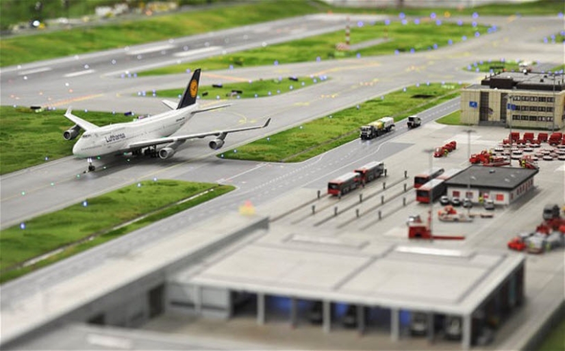 Let's take off! The largest airport model in the world