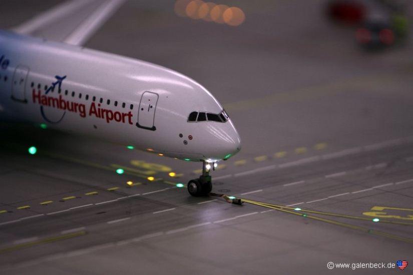 Let's take off! The largest airport model in the world