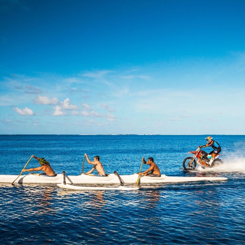 Leyenda del surf: Robbie Maddison monta una ola en una motocicleta