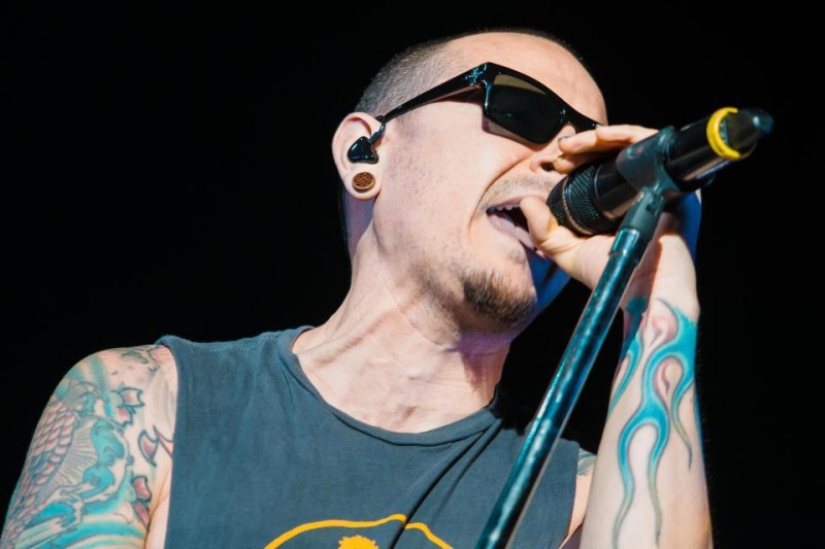Linkin Park lead singer Chester Bennington committed suicide