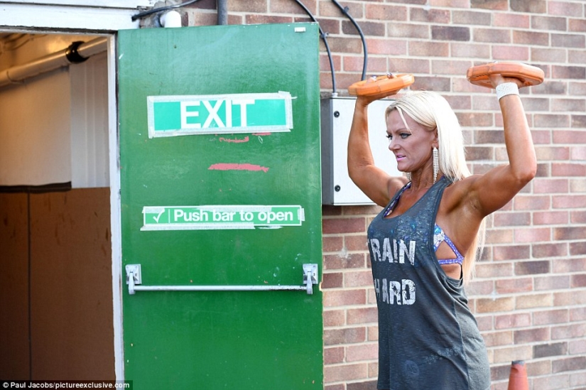 Lo que está pasando detrás de escena del campeonato de culturismo Lo que está pasando detrás de escena del campeonato de culturismo