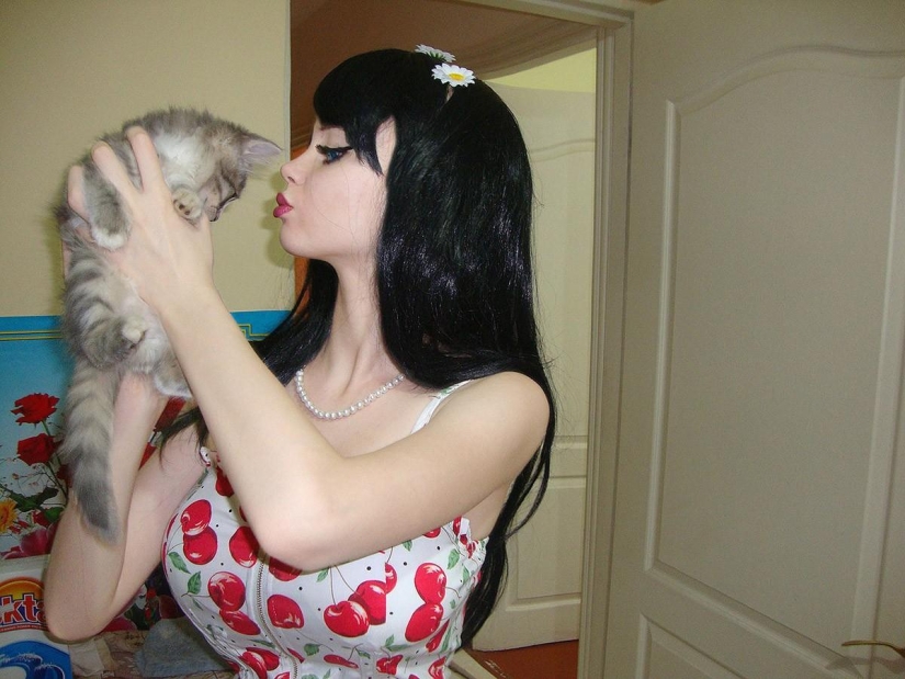 Lolita Richie is a new living doll from Russia Lolita Richie is a new living doll from Russia