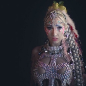 London's "Drag Queens" in Damien Frost's photography project