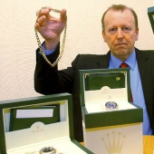 Los agentes de policía ganaron 1,5 millones de libras por la venta de artículos de lujo incautados a delincuentes