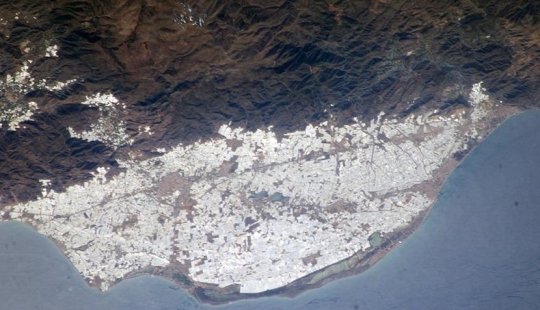 Los grandiosos invernaderos de Almería