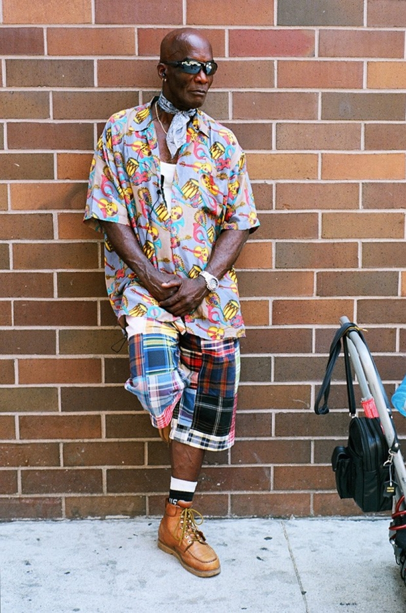 Los hipsters están descansando: en el marco hay habitantes de las afueras, no mercenarios y personas sin hogar.