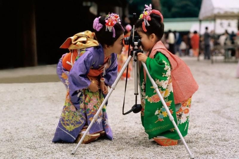 Los niños más encantadores en las vacaciones infantiles en Japón Los niños más encantadores en las vacaciones infantiles en Japón
