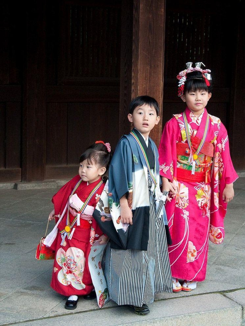 Los niños más encantadores en las vacaciones infantiles en Japón Los niños más encantadores en las vacaciones infantiles en Japón