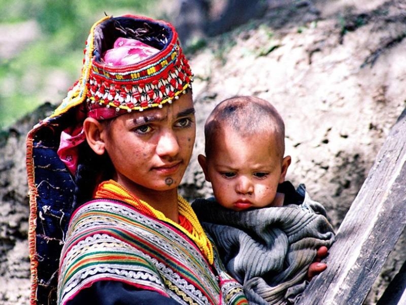 Los rituales más espeluznantes y extraños en honor al recién nacido Los rituales más espeluznantes y extraños en honor al recién nacido