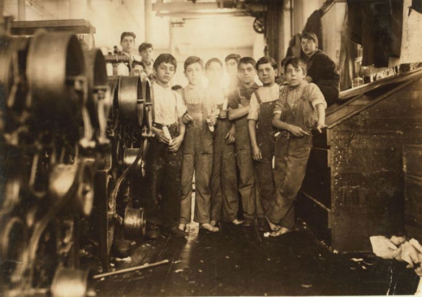 Lost Childhood: Horrible child labor conditions photographed by Lewis Hine Lost Childhood: Horrible child labor conditions photographed by Lewis Hine