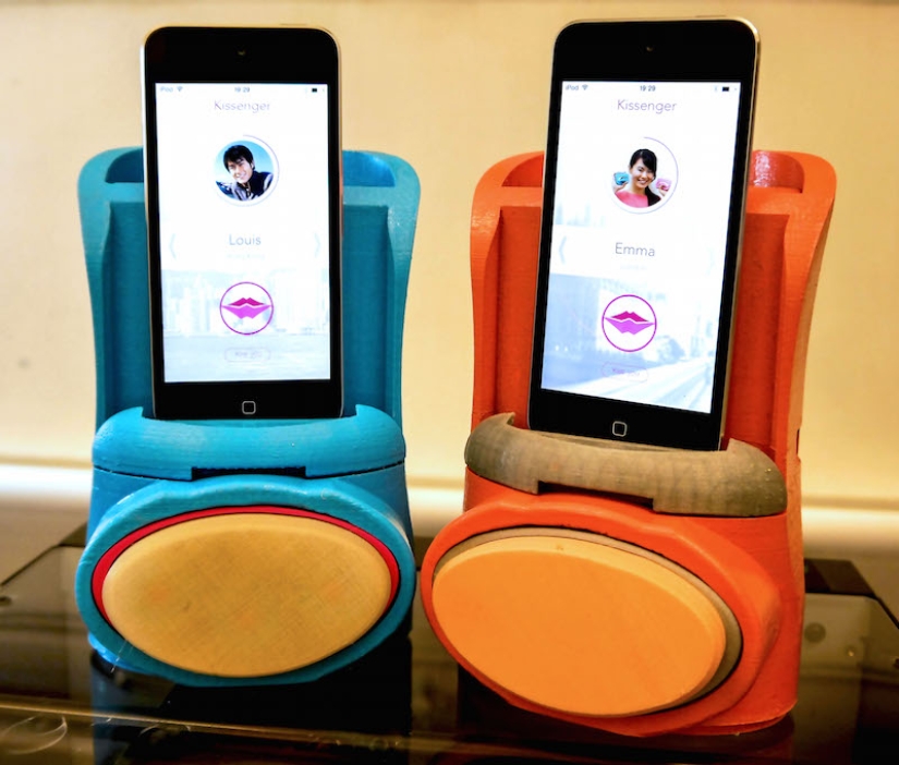 Love in the Hi-Tech style. A device recreating kisses will be released soon