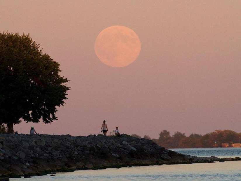 Última superluna de este año Última superluna de este año
