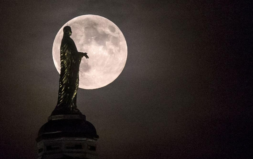 Última superluna de este año Última superluna de este año