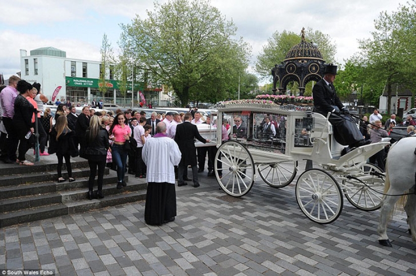 Luxurious funeral of the English Gypsy Queen Luxurious funeral of the English Gypsy Queen