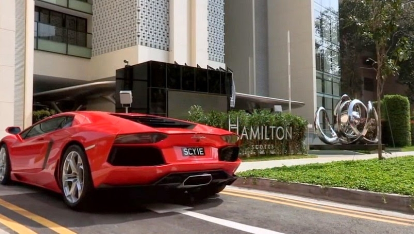 Luxury apartments in Singapore with private garage