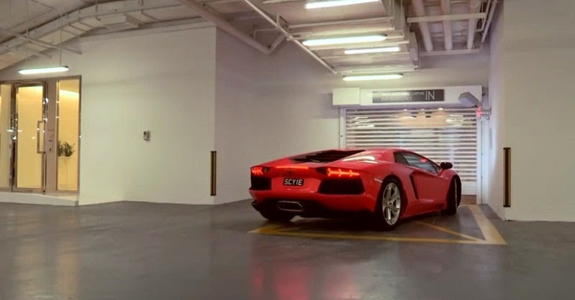 Luxury apartments in Singapore with private garage