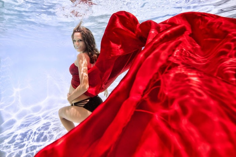 Madres submarinas: fotos encantadoras del maestro estadounidense. Madres submarinas: fotos encantadoras del maestro estadounidense.