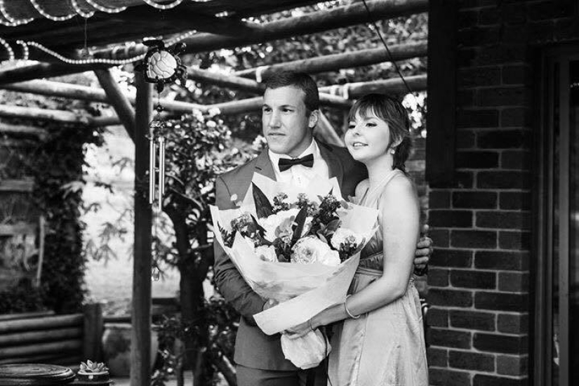 Maestros y compañeros de clase organizaron un sueño de graduación de colegiala con una enfermedad terminal