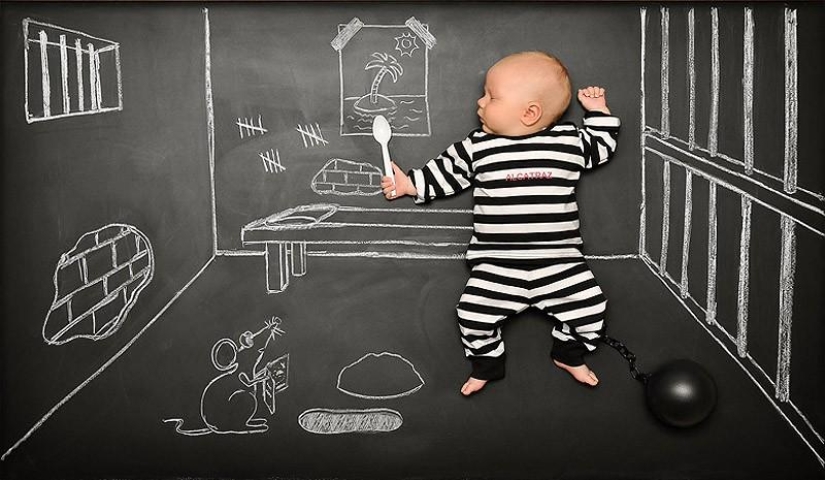 Mamá toma una foto del bebé en el "Tablero de aventuras" Mamá toma una foto del bebé en el "Tablero de aventuras"