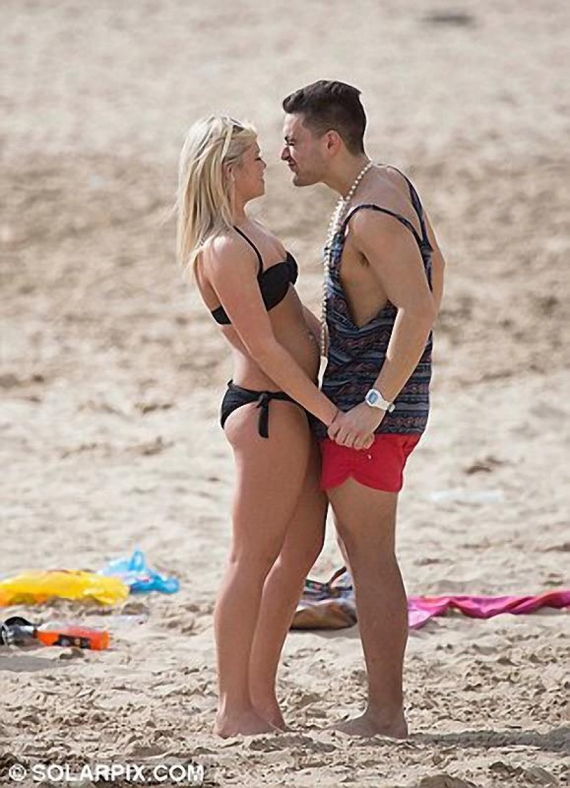 Mar, sol y… ¡demasiada sangría! Estudiantes británicos se relajan en Saloufest