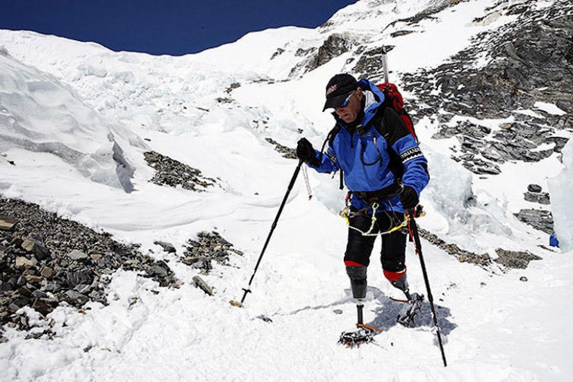 Mark Inglis: primer escalador en alcanzar la cumbre del Everest sin piernas