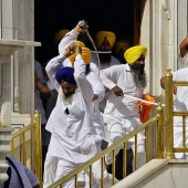 Masacre con espadas en el Templo Dorado