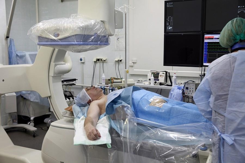 Matters of the Heart, or Operation Without Cuts Matters of the Heart, or Operation Without Cuts