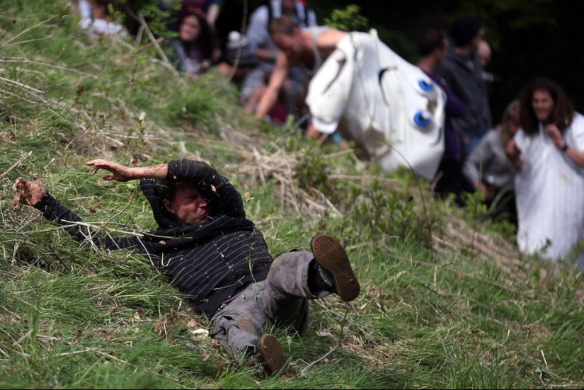 May&#39;s most ridiculous and cutthroat competition: Cooperschild Cheese Race 2013