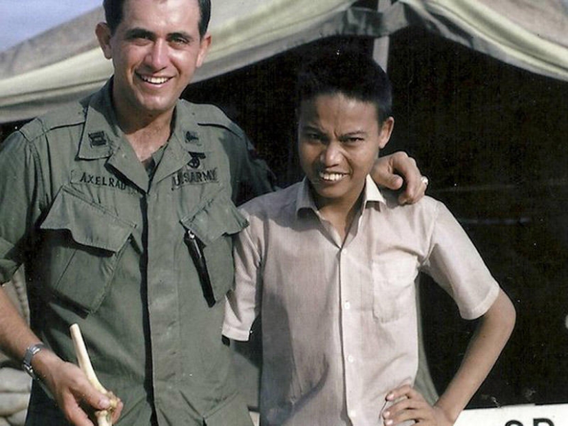 Médico estadounidense devuelve brazo amputado a hombre vietnamita hace medio siglo Médico estadounidense devuelve brazo amputado a hombre vietnamita hace medio siglo