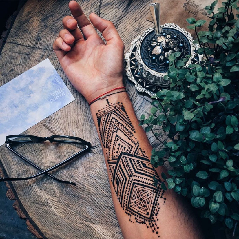 Men also do henna tattoos, and it's very sexy