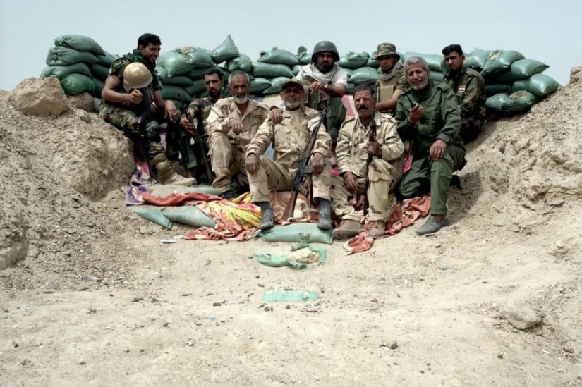 Men who quit their jobs and went to fight against ISIS