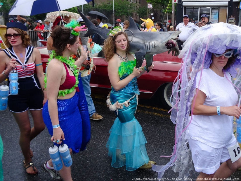 Mermaid Parade - Good Old Brooklyn Freak Show